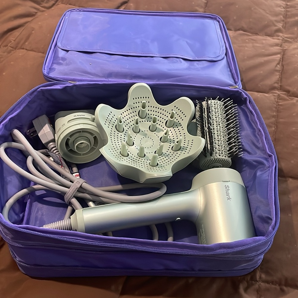 Shark IQ Hair Dryer with 3 attachments and case